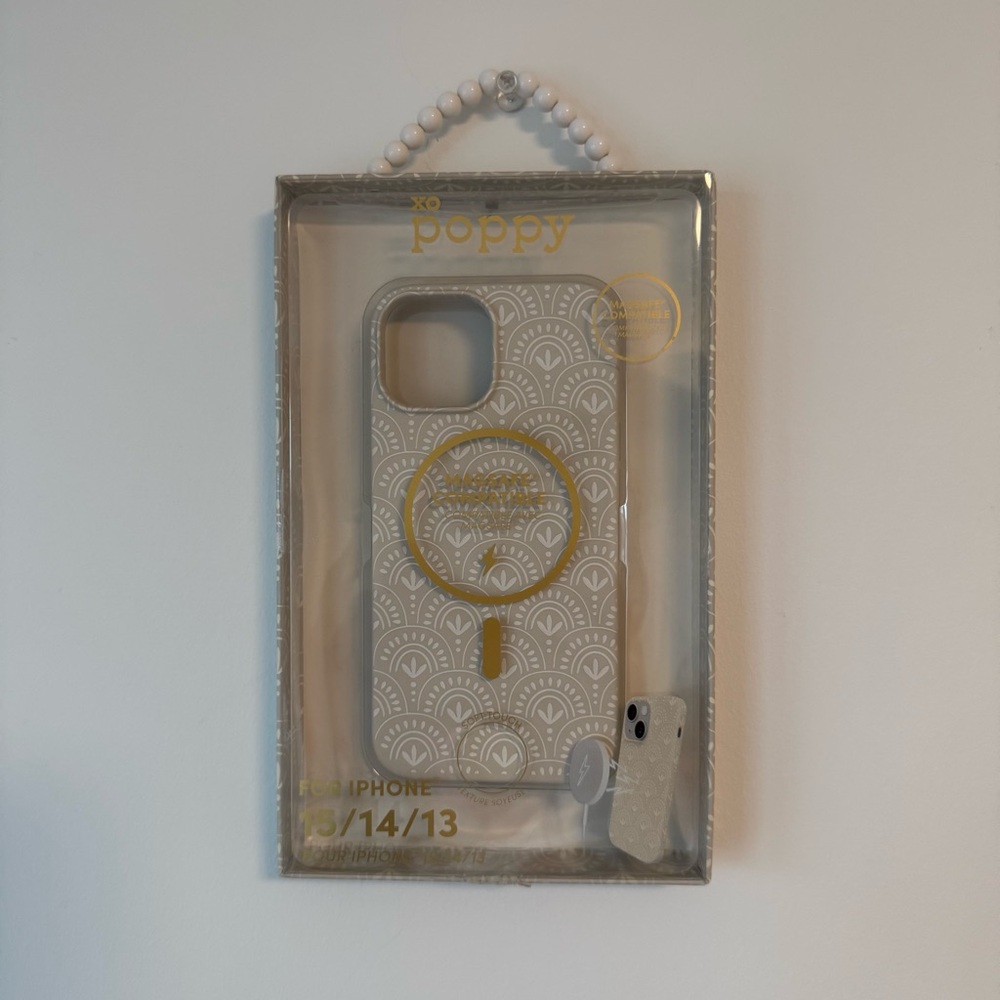 🛑SOLD🛑Beige and Ivory iPhone Case